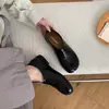 Zapatos planos estilo retro para mujer, colección 2026, con diseño de dedo dividido, piel suave y estilo mocasín