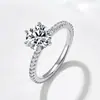 Anillo de Plata de Ley S925 Clásico con Seis Garras Micro-engastado con Moissanita, Moderno, Lujo Ligero, Versátil Anillo de Compromiso y Propuesta