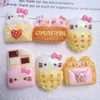 Juguete de Comida Simulada Galleta Gatito Pan Pegamento de Crema DIY Funda de Teléfono Cuerda para el Pelo Adorno de Zapato Flor Accesorios de Resina
