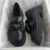 Mocassins Slip-on de Sola Grossa para Todos os Fósforos Arco de Outono Feminino 2024 Novo Estilo Britânico Sola de Plataforma Sapatos Pequenos de Couro para Mulheres