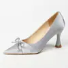 Primeiro Encontro: Sapatos rasos elegantes estilo francês com laço e bico fino, saltos agulha femininos, sapatos de noiva, sapatos para damas de honra, saltos altos formais