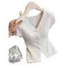 Estilo Minimalista Branco Novo Verão 2026 Camisa com Decote V e Barra Fendida Manga Curta Top Feminino, Estiloso e Adequado para o Trabalho
