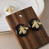 Moda Europea y Americana Lujo Accesible Aretes de Abeja Retro de Alta Gama con Goteo de Aceite Nicho Aretes Estilo Antiguo Aretes Redondos Negros