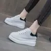 Zapatillas Mcqueen Blancas de Suela Gruesa para Aumentar Altura para Mujer, Nuevas de Moda Otoño 2026, Deportivas Casuales Versátiles para Mujer