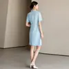Vestido Feminino Elegante Profissional Azul Claro Slimming de Manga Curta com Gola Franzida para Verão, Uniforme de Trabalho para Salão de Beleza