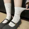 Meias Femininas de Cano Médio com Estampa Floral Doce e Delicada Outono e Inverno Versáteis Estilo Universitário Meias Femininas de Algodão Retrô Tendência Meias Femininas
