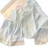 Loja de Roupas Infantis Fornece Pijamas Infantis para Meninas, Algodão Nuvem de Verão Novo Estilo 2026 Conjunto Doce de Três Peças com Manga Curta de Roupa de Casa Feminina