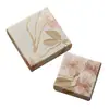 Caja de joyería floral en relieve estilo chino, nueva caja de joyería para pulsera, brazalete y aretes de brocado de nube estilo chino, disponible en stock y personalizable