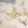 Anillo de plata de ley s925 con una fila de diamantes de cuatro garras, totalmente pavonado, anillo versátil de lujo ligero simple vintage de nicho, venta directa de fábrica