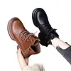 Botas Martin de Sola Grossa Britânicas para Aumento de Altura para Mulheres Botas de Cano Curto em Couro Macio Versátil para Outono/Inverno Zíper Lateral Cadarço Plataforma Solado Retro Emagrecimento