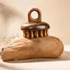 Pente de massagem de sândalo dourado, escova de cabeça redonda para couro cabeludo, escova de meridianos para estimular os folículos capilares, uma ferramenta de cuidados capilares para terapia do couro cabeludo