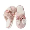 Chinelos de algodão silenciosos e antiderrapantes estilo japonês para mulheres, quentes para ambientes internos e resistentes a odores, chinelos de pelúcia da moda para maternidade para outono e inverno