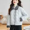 Chaqueta de Algodón Ligera con Cuello de Solapa para Mujer, Estilo Corto, Nueva Moda Elegante Otoño/Invierno 2026, Abrigo de Algodón con Patrón de Diamantes y Bloques de Color
