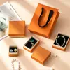 En stock caja de tapa superior e inferior negra al por mayor caja de papel kraft para joyería caja de embalaje para joyería de pulsera anillo pendiente collar