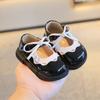 Sapatos de Menina de Bebê Um Ano de Idade Primavera e Outono Sapatos de Princesa Infantil Sapatos Pequenos de Couro de Bebê Respiráveis Antiderrapantes Sola Macia Sapatos de Criança