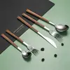 Conjunto de Talheres de Aço Inoxidável com Garfo, Faca e Colher, Cabo Imitando Madeira, Doméstico de Alto Valor, Faca e Garfo para Steak Retro, Colher de Sobremesa, Garfo de Frutas