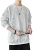 Nova moletom americano sem capuz e gola redonda para homens 2026, com design patchwork e desconstruído, uma camiseta masculina de manga longa e uma camada base para o outono