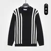 Suéter de tricô listrado color-block masculino, de manga longa, leve, com um visual luxuoso e sofisticado, apresentando gola alta, adequado para uso business casual no outono e inverno