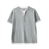 Ropa Masculina Apo Transfronteriza Camisa de Punto con Cuello en V y Retazos Falsa de Dos Piezas para Hombre, Camiseta de Lino de Manga Corta Estilo Old Money de Verano.
