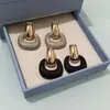 Novos Brincos de Diamante de Cobre da Primavera de 2024 Design de Moda Brincos Únicos para Mulheres Elemento de Luxo Leve Brincos