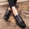 Zapatos Casuales de Cuero de Moda para Hombre Estilo Coreano de Verano, Mocasines Slip-On Versátiles Estilo Británico con Punta Aguda en Plateado