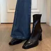 En Stock Otoño e Invierno 2025 Nuevo Estilo Botas Francesas Retro Ajustadas Tacón Alto Tacón Grueso Botines Cortos Mujer Punta Cuadrada Pequeña Botas Elásticas