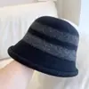 Sombrero de Pescador Japonés a Rayas de Contraste para Mujer Otoño e Invierno Lana Australiana Tejido Sombrero Estilo Hepburn Sombrero de Cubeta Sombrero de Cuentas Rizadas