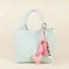 Pingente de Bolsa Cachecol em Forma de Coração Transfronteiriço, Acessório de Bolsa Fashion com Franja de Couro de Alta Qualidade Estilo Ins