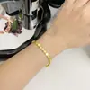 Novo Bracelete Hexagonal Colmeia Shangmei Paris da Versa Dourado Grosso Banhado a Ouro Cravejado com Diamantes Joia de Mão Exquisita