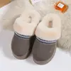 Botas de Neve do Fabricante com Solas Grossas que Aumentam a Altura, Sapatos com Forro de Lã e Acolchoamento Espesso para Mulheres, Pantufas de Algodão de Inverno para Homens e Mulheres, Pantufas Peludas para Exterior