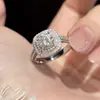 Anillo de Plata de Ley S925 Cuadrado Microincrustado de Moissanita de 1 Quilate 2026 Europeo y Americano Más Vendido al por Mayor Transmisión en Vivo Más Vendido
