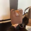 Bolso de Cubo de un Solo Hombro de Moda Nueva Moda Estampado de Leopardo Bolso Cruzado Simple de Gama Alta Diseño de Nicho Bolso para el Trabajo