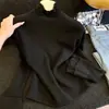 Camiseta Base de Talla Grande con Borde Fruncido Estilo Nuevo Primavera 2026 Cálida Versátil Color Sólido Top Elegante Blusa para Vestir en Capas