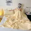 Nueva manta de felpa de imitación de conejo con burbujas, manta multifuncional para uso en el hogar, manta de felpa de color liso simple, manta de siesta espesa y cálida