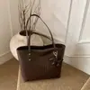 Bolso de Hombro Casual Retro Simple Bolso Tote de Textura de Moda Tendencia Bolso Grande de Mujer Otoño e Invierno 2025