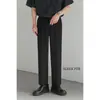 Calça reta plissada de cor sólida estilo Hong Kong, caimento limpo, design de outono para homens, moderna, para o dia a dia, calça de terno com bom caimento