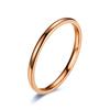 Anillo sencillo liso de acero inoxidable japonés y coreano, anillo único de acero de titanio, mujeres no dejan caer pigmento, anillo para amantes, joyería de mano al por mayor