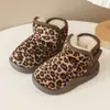 Botas de Nieve para Niñas 2025 Invierno Nuevos Zapatos de Algodón Felpudos Engrosados para Niños y Niñas Bebé Botines Cortos de Algodón Antideslizantes