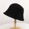 Nuevo sombrero de pescador de punto hueco de mezcla de lana para otoño e invierno para mujer, hace que la cara se vea más pequeña, versátil, cálido, sombrero tipo cubo de moda estilo coreano