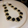 Collar cuadrado de diamantes de lujo ligero europeo y americano, cadena de clavícula de temperamento retro de nicho, joyería de moda Joker de alto sentido al por mayor