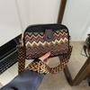 Otoño e Invierno Nuevo Estilo Étnico Bordado Bandolera Retro Versátil Bolso de Mujer Bolso Cuadrado Pequeño Bolso de Hombro Moda