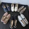Novos Mocassins Planos para Mulheres Primavera e Outono Versáteis Slip-On Sapatos para Ir ao Trabalho Casuais Sapatos Femininos de Solado Macio Venda por Atacado