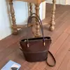 Nuevos Dijes para Bolsos Mini Simples Sensación de Alta Gama Bolsos de Tote Perezosos para Vacaciones para Mujeres Otoño Invierno Bolsos de Mano Retro