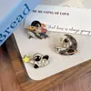 Medalla de Astronauta de Dibujos Animados Broche de Pareja Insignia de Aleación Lindos Accesorios de Decoración para Ropa Bolsos Pin Personalizado para Mujeres