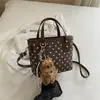 Bolsa Saco Estilosa Simples Personalizada Bolsa Casual da Moda Outono 2026 Nova Bolsa de Ombro Único Transversal Feminina de Alta Qualidade