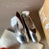 Musi Niche Estilo Simples Prata Bico Redondo Boca Rasa Sapatilhas 2025 Novo Solado Macio Versátil Sapatos de Vovó