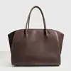Nova Bolsa de Mão Feminina Versátil Estilo Influenciador 2026 Moda Design Versátil Grande Capacidade para o Dia a Dia Bolsa Tote de Ombro