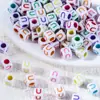 Cuentas de Letras de Colores con Fondo Blanco Acrílico de 6*6mm con Efecto de Goteo de Aceite, Cuentas Sueltas para Pulseras, Collares y Accesorios de Joyería Hechos a Mano DIY