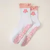 Calcetines deportivos de yoga para mujer, antideslizantes, silenciosos, de media pantorrilla con diseños de encaje, corazón, fresa, cereza para entrenamiento de fitness y ejercicios de suelo