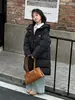 Nuevo abrigo de invierno de alta gama estilo colcha con capucha, largo, para niñas y niños, relleno de plumón, corte holgado